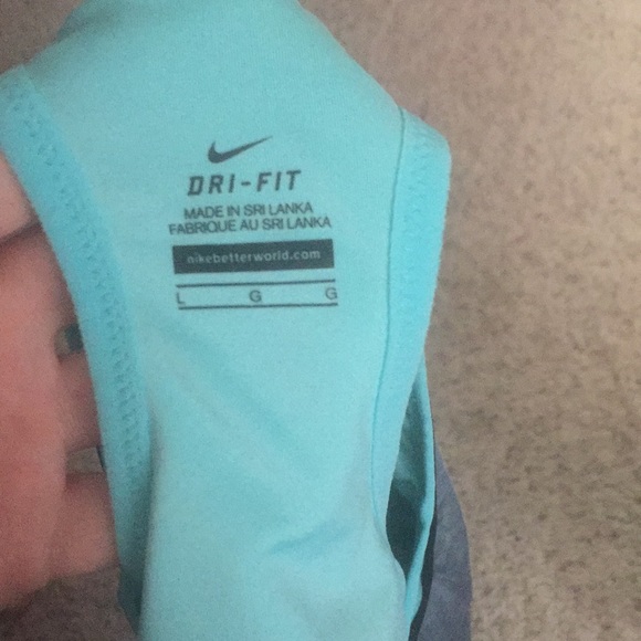 Lg Nike Bulit in bra tank top - Picture 5 of 7